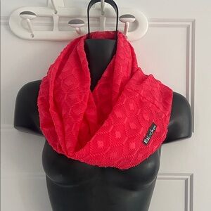 Bill Blass Elegant Red Textured Scarf